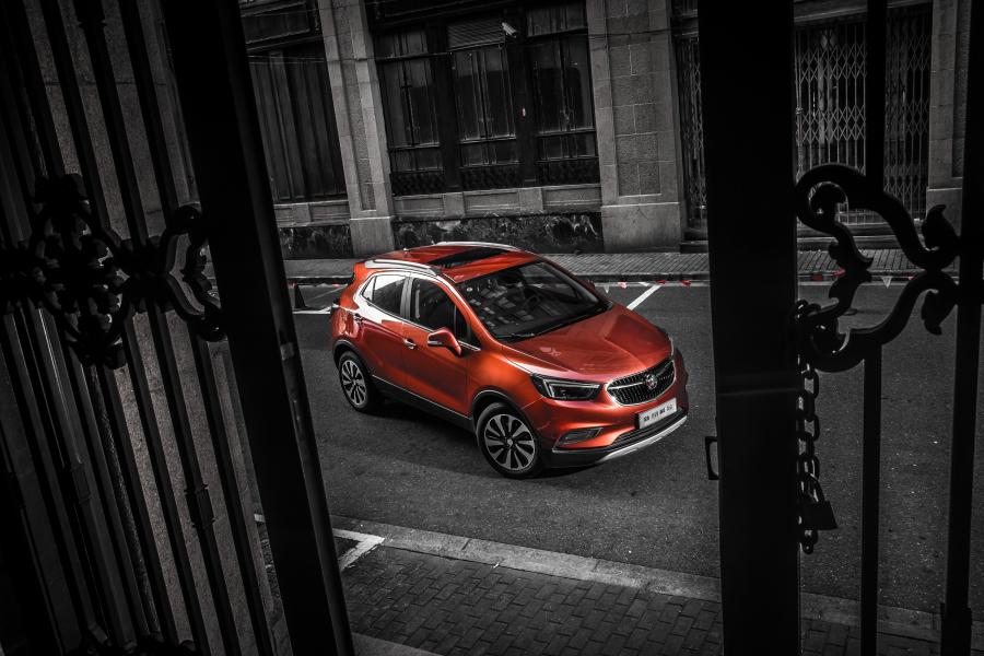  Buick Encore 2016 года  (CN) (фото 11 из 30)
